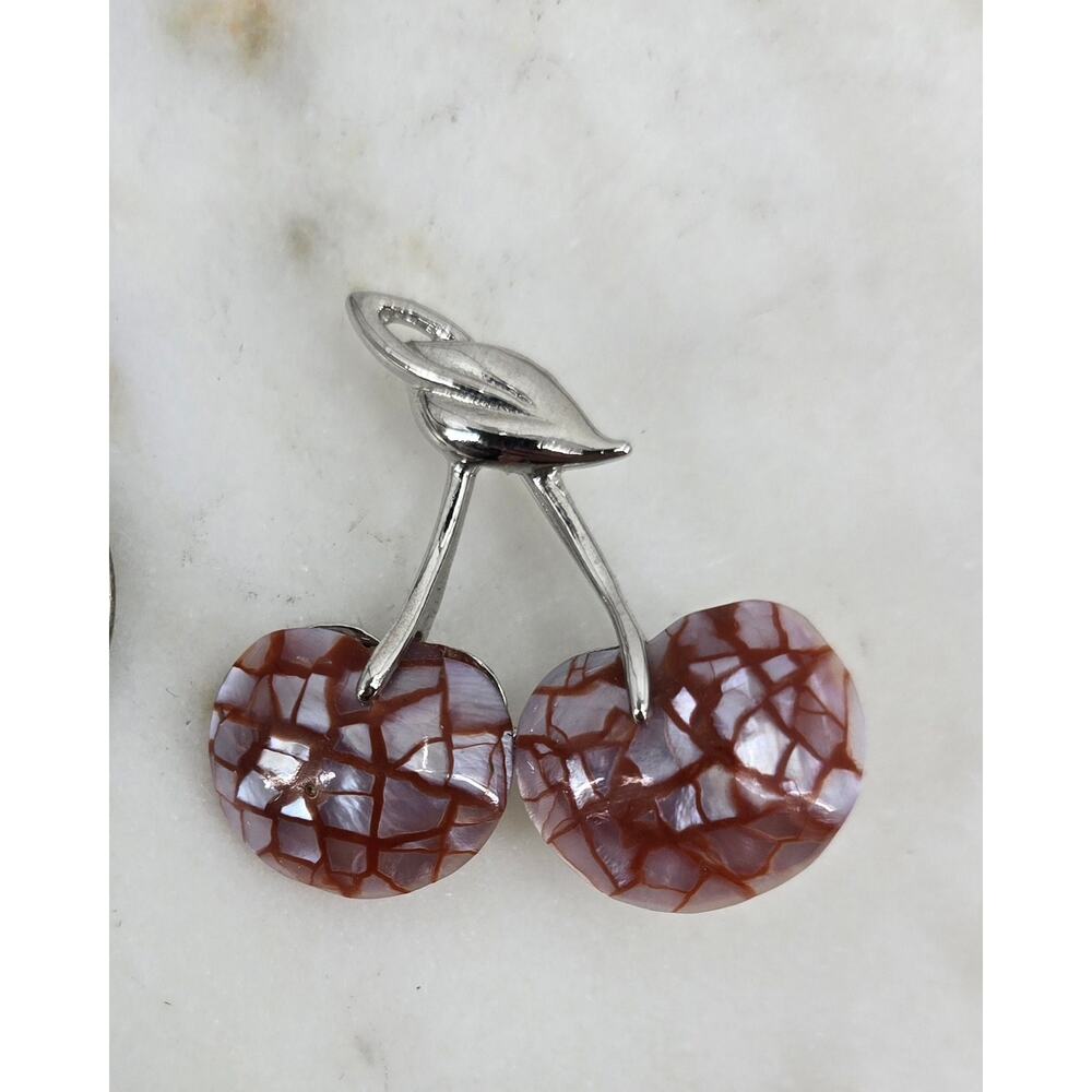 Liz Claiborne Vintage Cherry Brooch – Cracked Shell Finish